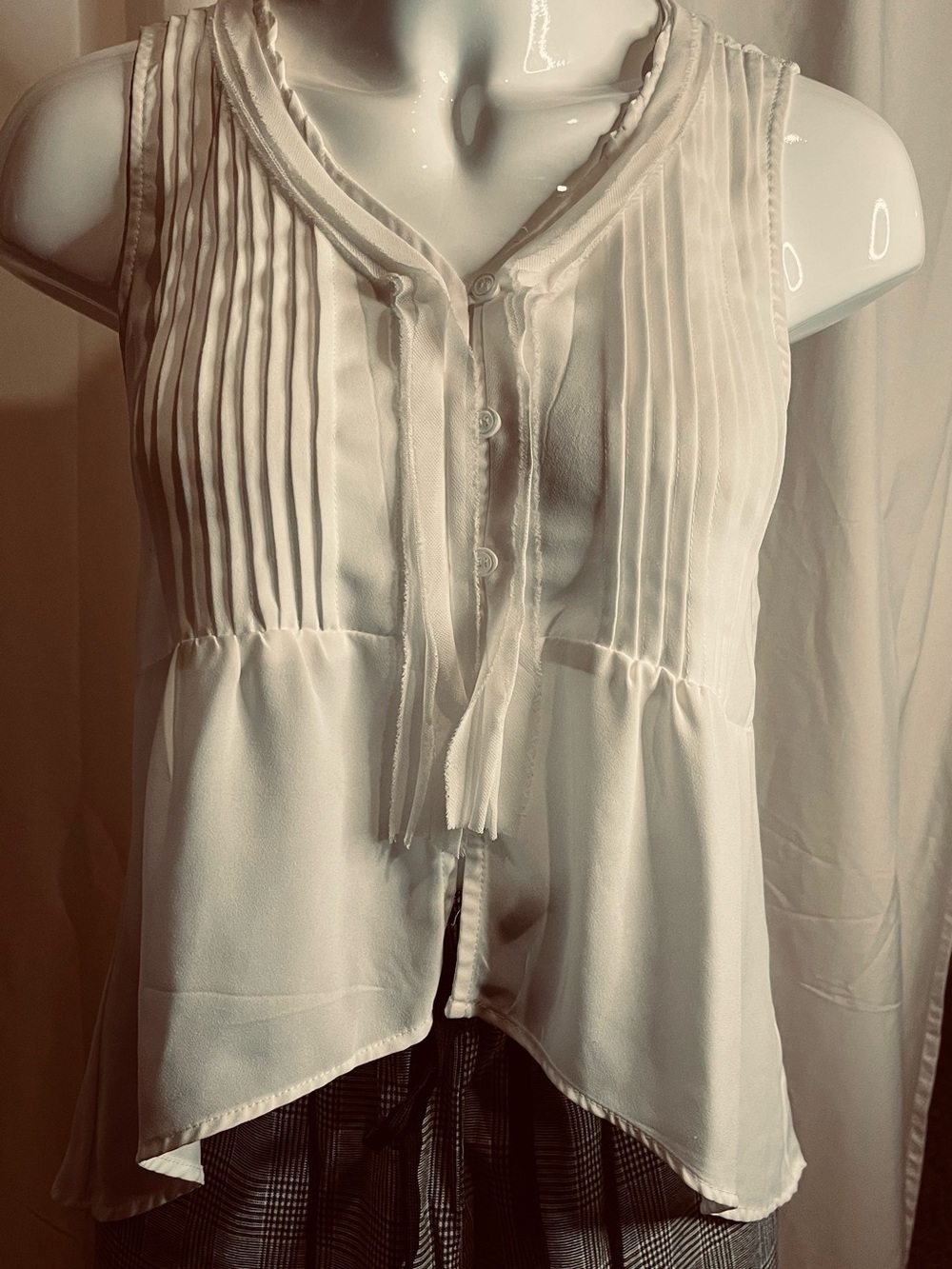 Sleeveless Pleated V-Neck Blouse with Front Tie - White